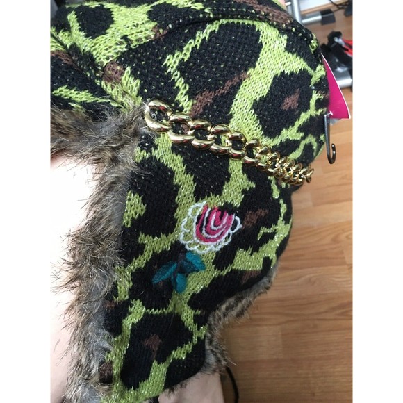 Vintage BETSEY JOHNSON WINTER HAT - Picture 3 of 9